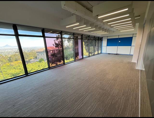 914M² OFFICE TO LET IN BELVEDERE TYGERBERG